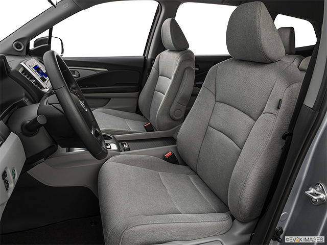 2019 Honda Pilot | Front seats from Drivers Side