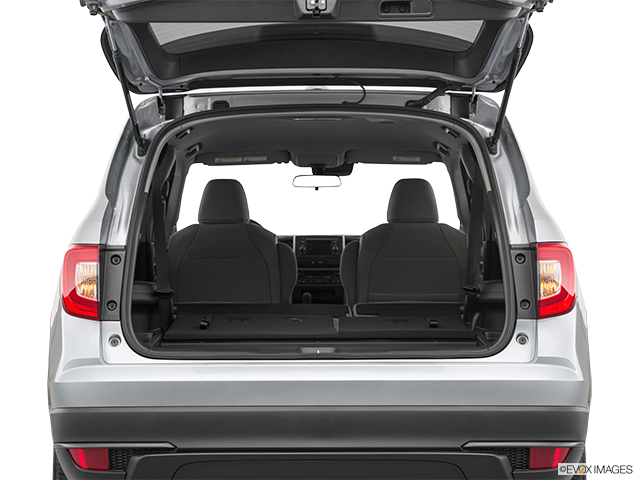 2019 Honda Pilot | Hatchback & SUV rear angle
