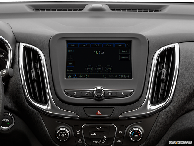 2019 Chevrolet Equinox | Closeup of radio head unit