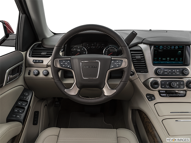 2019 GMC Yukon | Steering wheel/Center Console