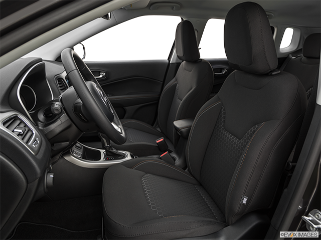 2019 Jeep Compass | Front seats from Drivers Side