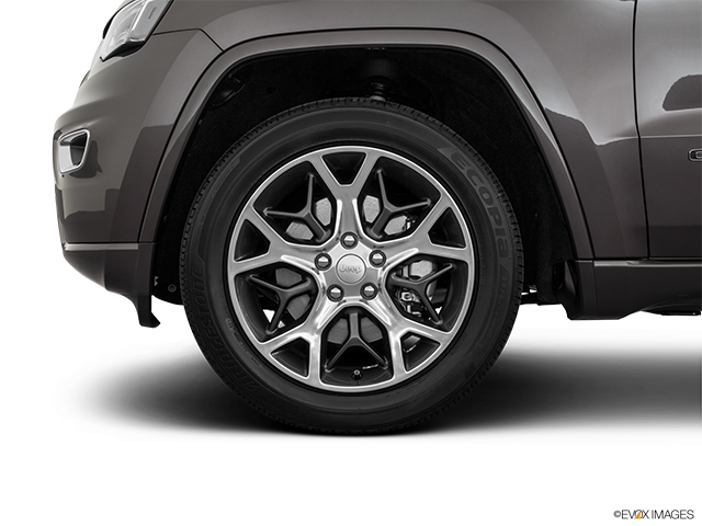 2019 Jeep Grand Cherokee | Front Drivers side wheel at profile