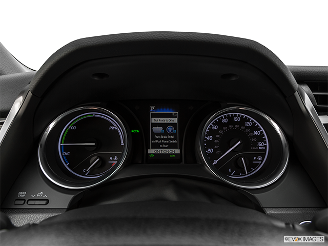 2019 Toyota Camry Hybrid | Speedometer/tachometer
