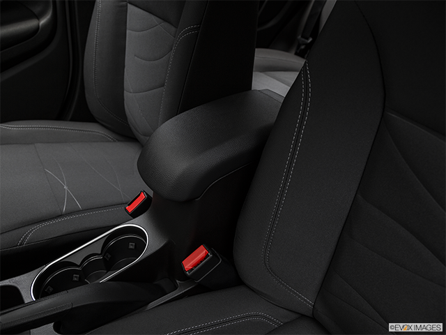 2019 Ford Fiesta | Front center console with closed lid, from driver’s side looking down
