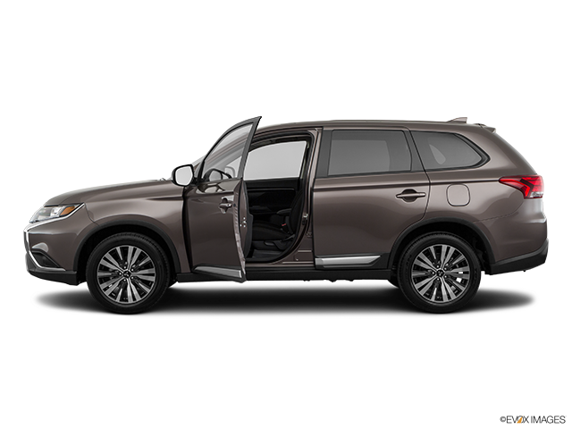 2019 Mitsubishi Outlander | Driver's side profile with drivers side door open