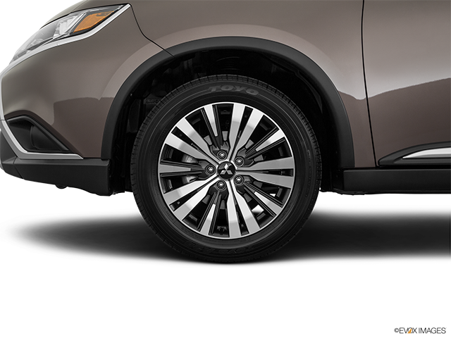 2019 Mitsubishi Outlander | Front Drivers side wheel at profile