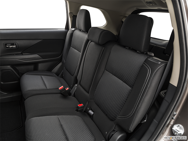 2019 Mitsubishi Outlander | Rear seats from Drivers Side
