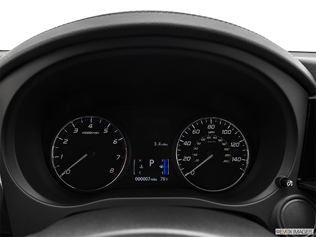 2019 Mitsubishi Outlander | Speedometer/tachometer