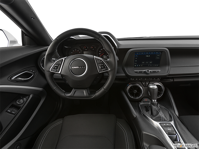 2019 Chevrolet Camaro | Steering wheel/Center Console