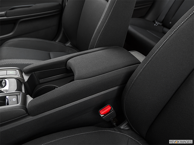 2019 Honda Civic Hatchback | Front center console with closed lid, from driver’s side looking down