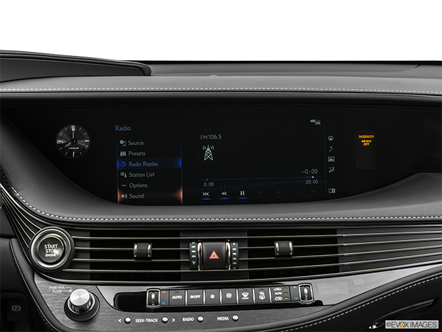 2019 Lexus LS 500L AWD | Closeup of radio head unit
