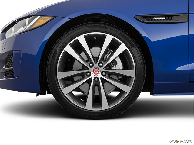2019 Jaguar XE | Front Drivers side wheel at profile