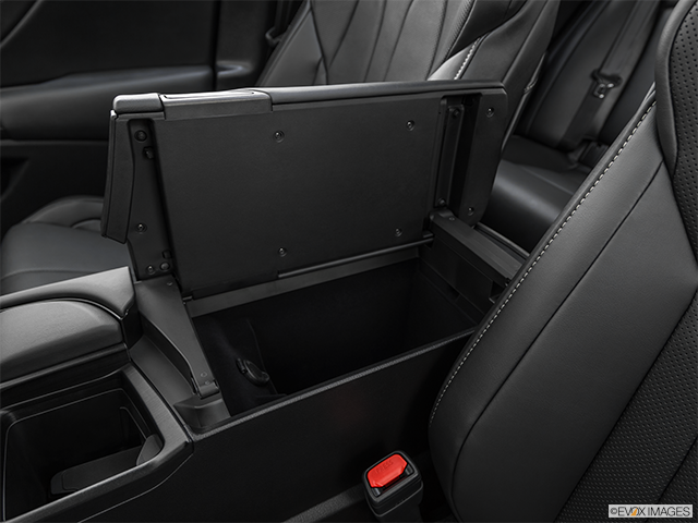 2019 Lexus ES 350 | Front center divider