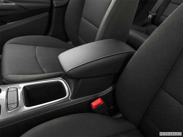 2019 Chevrolet Cruze | Front center console with closed lid, from driver’s side looking down