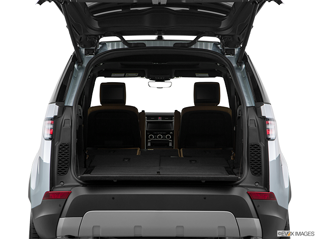 2019 Land Rover Discovery V6 SE: Price, Review, Photos (Canada) | Driving