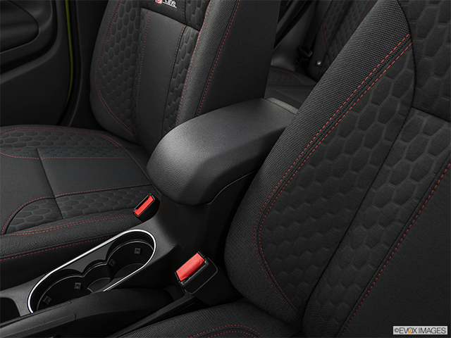 2019 Ford Fiesta | Front center console with closed lid, from driver’s side looking down