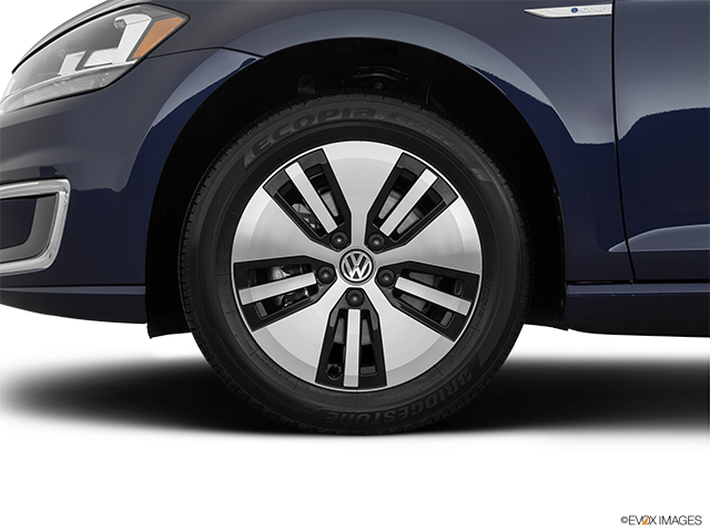 2019 Volkswagen e-Golf | Front Drivers side wheel at profile