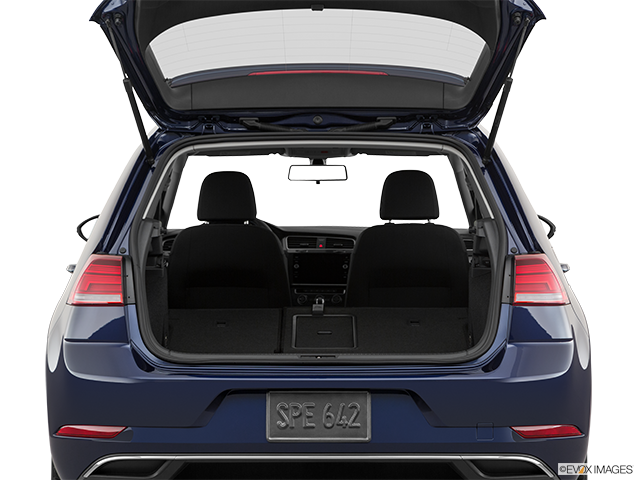 2019 Volkswagen e-Golf | Hatchback & SUV rear angle