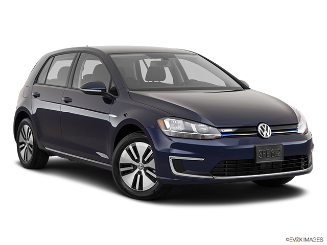2019 Volkswagen e-Golf | Front passenger 3/4 w/ wheels turned