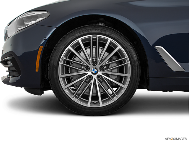 2019 BMW 5 Series | Front Drivers side wheel at profile