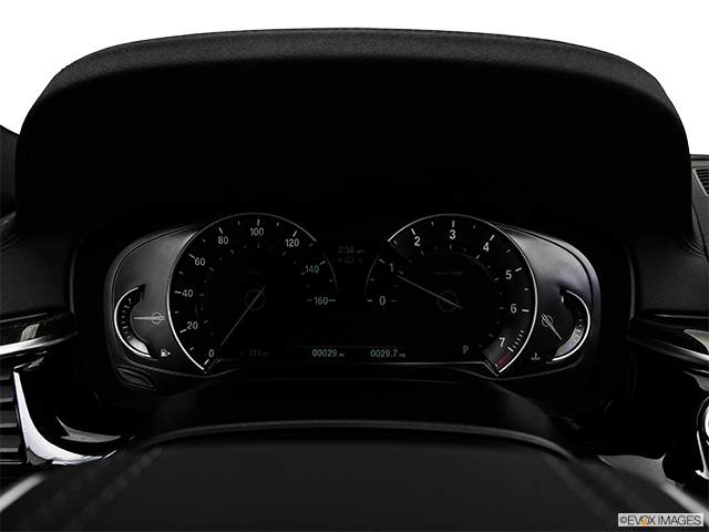 2019 BMW 5 Series | Speedometer/tachometer