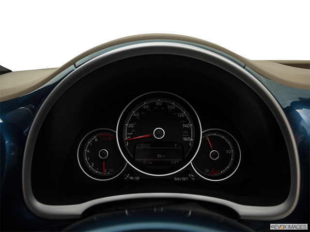 2019 Volkswagen Beetle Convertible | Speedometer/tachometer