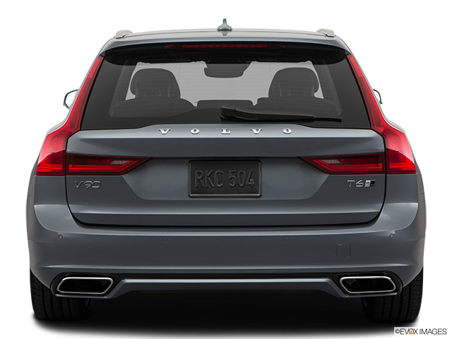 2019 Volvo V90 | Low/wide rear