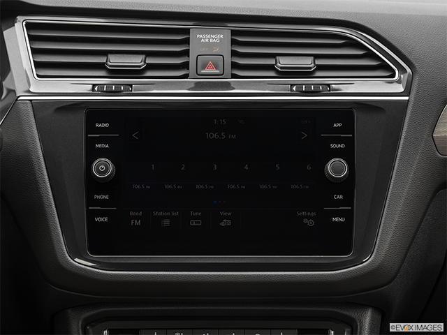 2019 Volkswagen Tiguan | Closeup of radio head unit