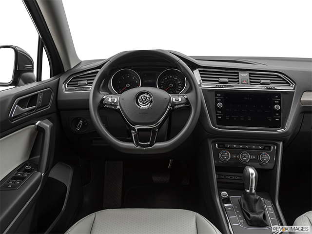 2019 Volkswagen Tiguan | Steering wheel/Center Console