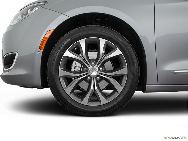 2019 Chrysler Pacifica | Front Drivers side wheel at profile