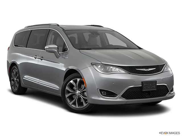 2019 Chrysler Pacifica | Front passenger 3/4 w/ wheels turned