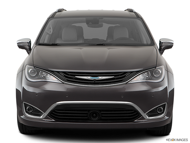 2019 Chrysler Pacifica Hybrid | Low/wide front