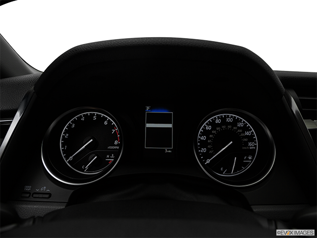 2019 Toyota Camry | Speedometer/tachometer