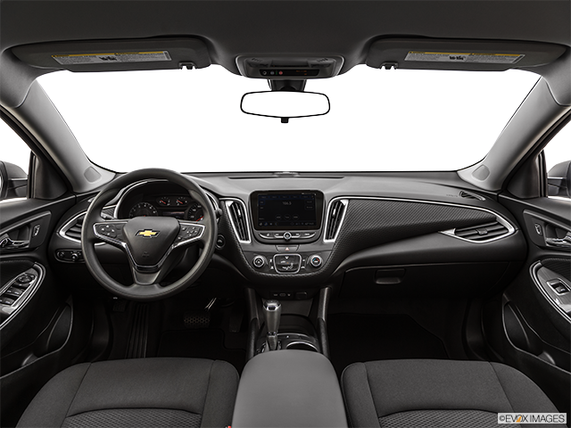 2019 Chevrolet Malibu | Centered wide dash shot