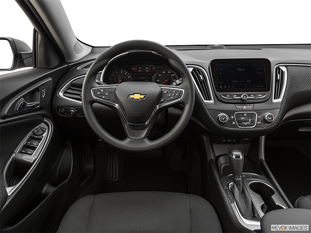 2019 Chevrolet Malibu | Steering wheel/Center Console