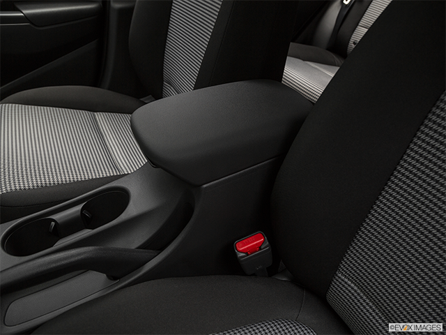 2019 Hyundai Kona | Front center console with closed lid, from driver’s side looking down