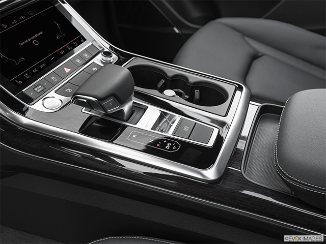 2019 Audi Q8 | Gear shifter/center console