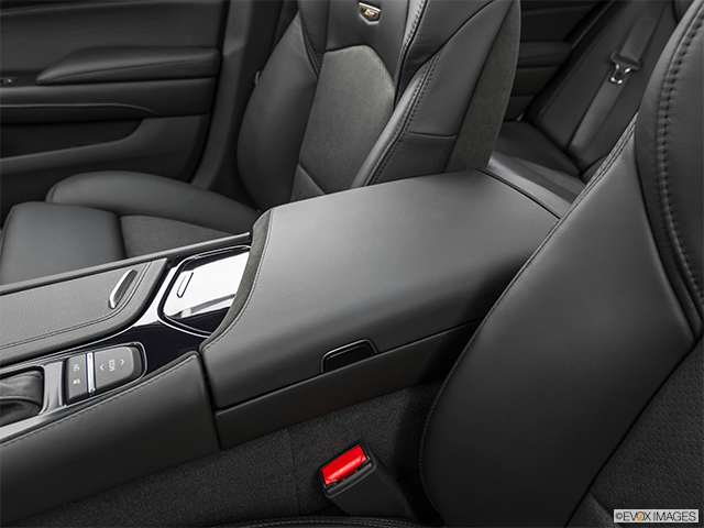 2019 Cadillac CTS | Front center console with closed lid, from driver’s side looking down