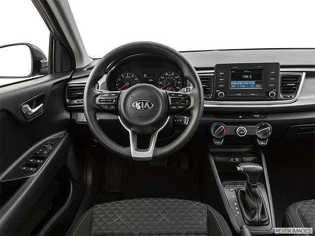 2019 Kia Rio | Steering wheel/Center Console