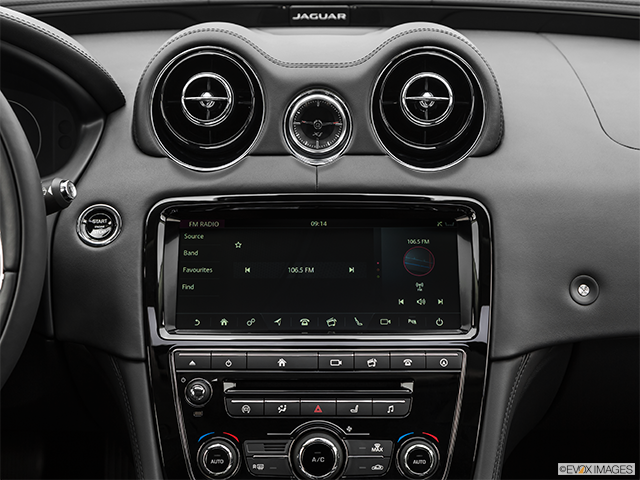 2019 Jaguar XJ | Closeup of radio head unit