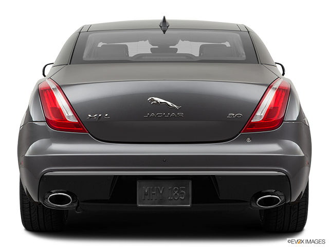 2019 Jaguar XJ | Low/wide rear