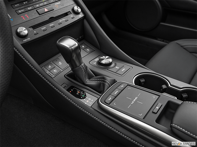 2019 Lexus RC 300 | Gear shifter/center console