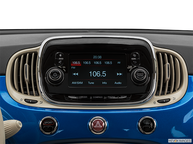 2019 Fiat 500 Hatchback | Closeup of radio head unit