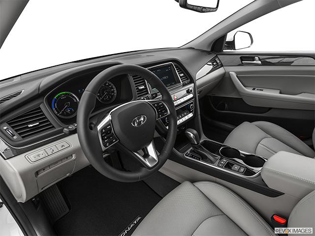 2019 Hyundai Sonata Plug-in Hybrid | Interior Hero (driver’s side)