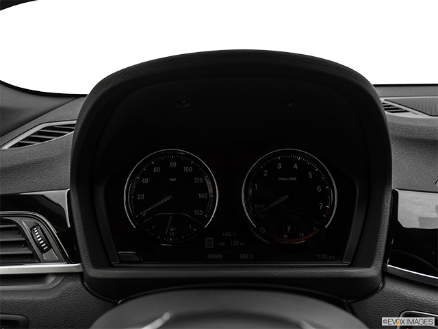 2019 BMW X1 | Speedometer/tachometer