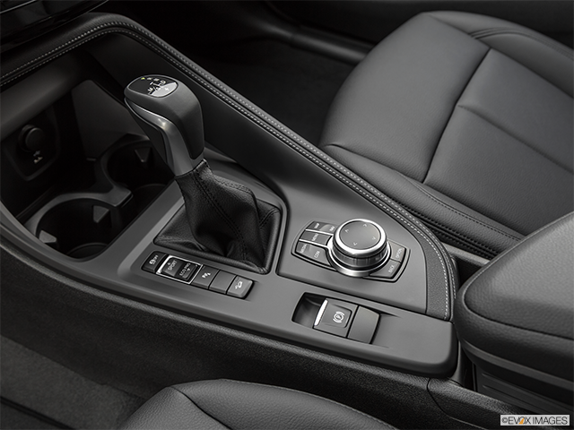 2019 BMW X1 | Gear shifter/center console