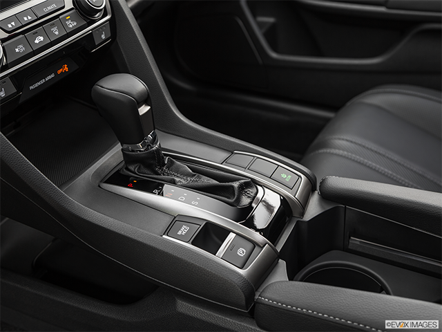 2019 Honda Civic Hatchback | Gear shifter/center console