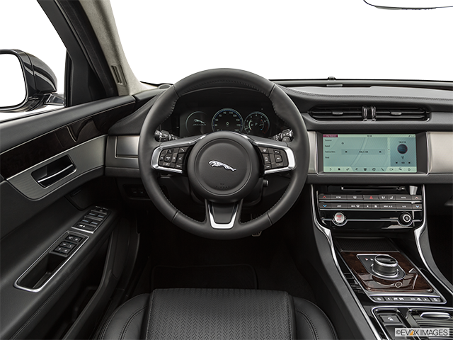 2019 Jaguar XF | Steering wheel/Center Console