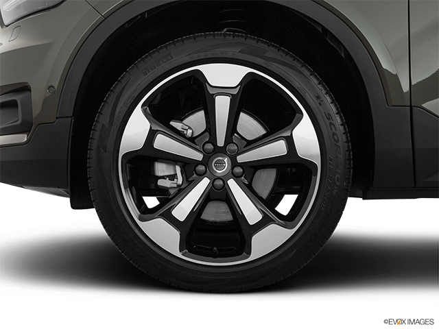 2019 Volvo XC40 | Front Drivers side wheel at profile