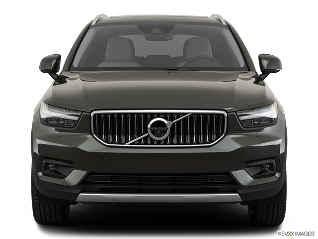2019 Volvo XC40 | Low/wide front